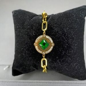 New Elegant Gold and Green Bracelet #196